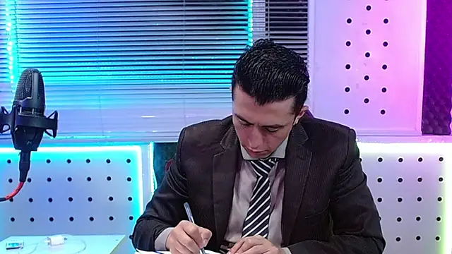 Snapshot of Darko0717 chatting on May 2, 1:05 pm Darko0717 online show from May 2, 1:05 pm