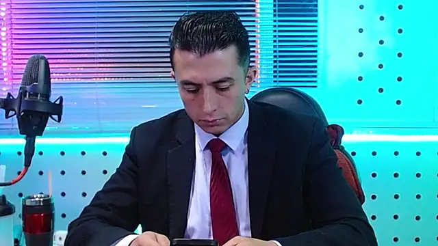 Snapshot of Darko0717 chatting on May 11, 2:45 pm Darko0717 online show from May 11, 2:45 pm