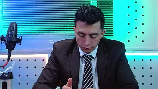 Snapshot of Darko0717 chatting on May 12, 10:34 am Darko0717 online show from May 12, 10:34 am