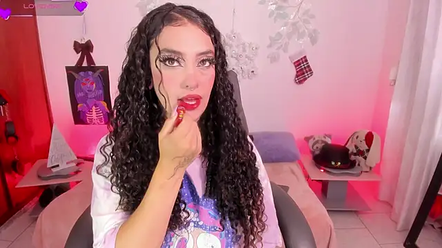 Cata green online show from December 5, 7:43 pm