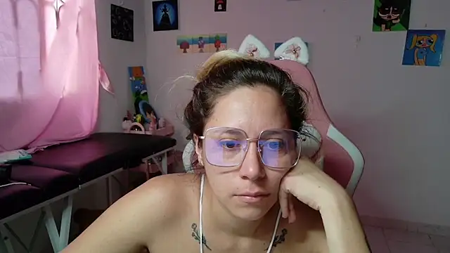 MommyMiaWs online show from January 19, 3:49 pm