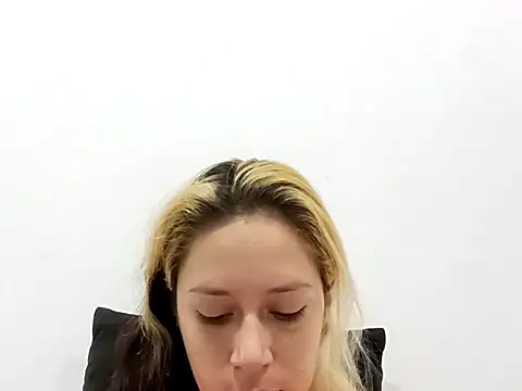 MommyMiaWs online show from April 14, 6:03 pm