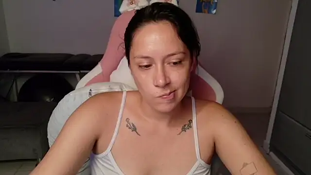 MommyMiaWs online show from June 12, 5:12 pm