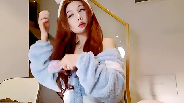 Snapshot of Serena-AU chatting on December 2, 2:30 pm Serena-AU online show from December 2, 2:30 pm