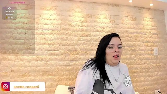 anette cooper online show from November 20, 3:39 am