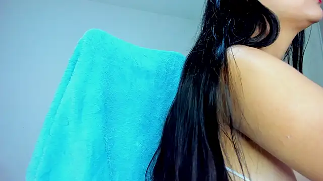 Snapshot of monica_little23 chatting on June 23, 6:39 pm monica little23 online show from June 23, 6:39 pm