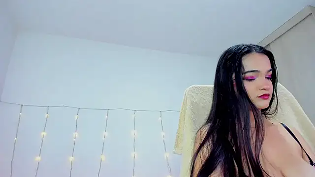 Snapshot of monica_little23 chatting on July 30, 7:13 pm monica little23 online show from July 30, 7:13 pm