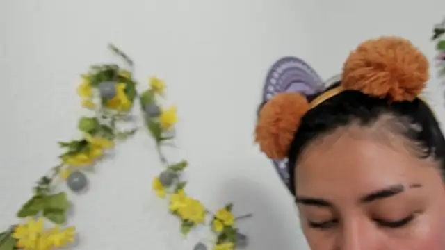 Snapshot of Hanna_moore1 chatting on January 18, 11:11 pm Hanna moore1 online show from January 18, 11:11 pm