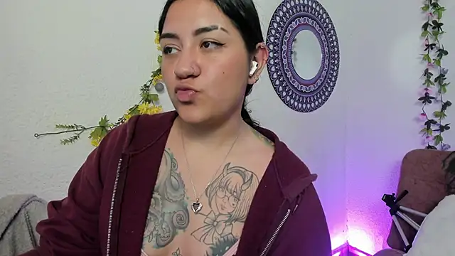 Snapshot of Hanna_moore1 chatting on February 4, 1:02 am Hanna moore1 online show from February 4, 1:02 am