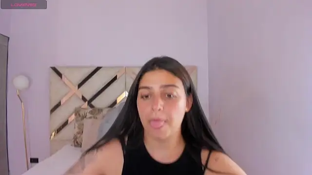 Snapshot of kylie_reyes chatting on May 12, 7:11 pm kylie reyes online show from May 12, 7:11 pm