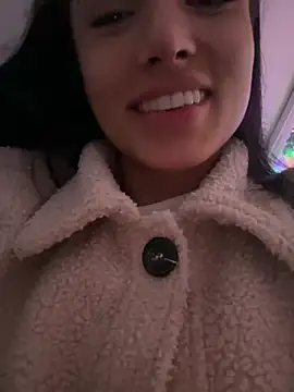 Snapshot of EvaMoet chatting on December 8, 2:07 am EvaMoet online show from December 8, 2:07 am