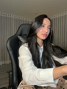 Snapshot of EvaMoet chatting on December 13, 5:49 am EvaMoet online show from December 13, 5:49 am