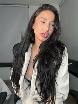 Snapshot of EvaMoet chatting on February 6, 5:46 am EvaMoet online show from February 6, 5:46 am