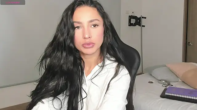 Snapshot of EvaMoet chatting on February 27, 8:06 am EvaMoet online show from February 27, 8:06 am