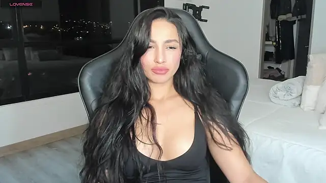 Snapshot of EvaMoet chatting on March 3, 2:04 am EvaMoet online show from March 3, 2:04 am