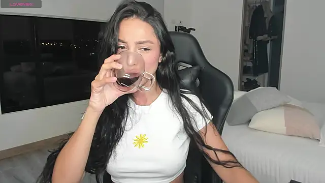 Snapshot of EvaMoet chatting on March 7, 5:08 am EvaMoet online show from March 7, 5:08 am