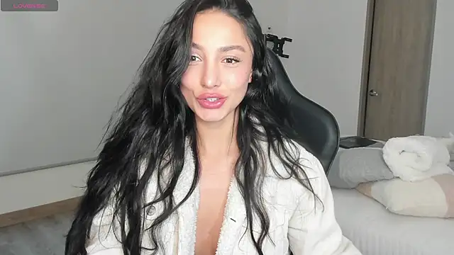 Snapshot of EvaMoet chatting on March 7, 8:34 am EvaMoet online show from March 7, 8:34 am