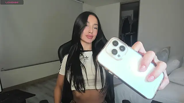 Snapshot of EvaMoet chatting on March 12, 6:07 am EvaMoet online show from March 12, 6:07 am