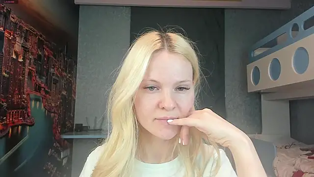 Snapshot of Masha_2002 chatting on May 5, 7:44 pm Masha 2002 online show from May 5, 7:44 pm