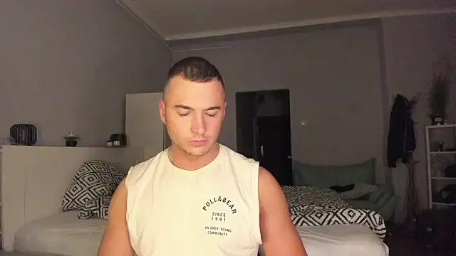 paulblack21 online show from November 20, 9:47 pm