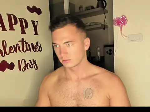 Snapshot of paulblack21 chatting on February 11, 3:17 pm paulblack21 online show from February 11, 3:17 pm