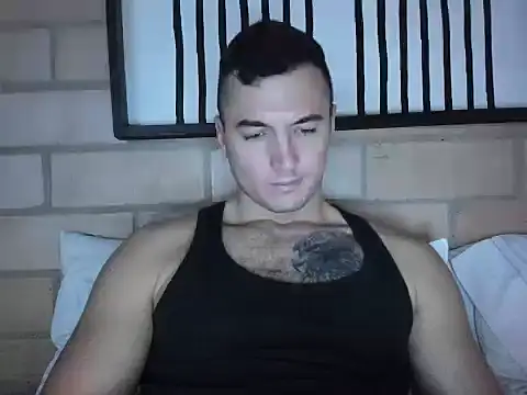Snapshot of paulblack21 chatting on April 18, 7:58 pm paulblack21 online show from April 18, 7:58 pm