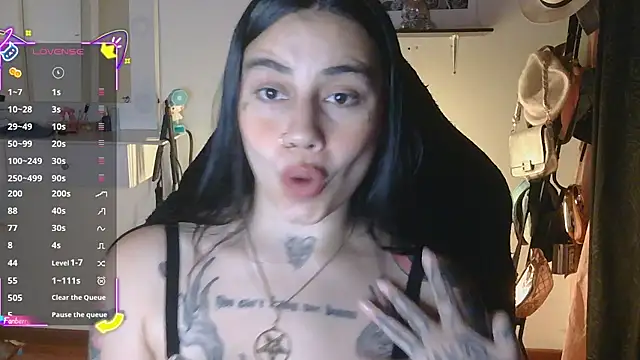 Snapshot of val_bardot chatting on June 8, 2:45 am val bardot online show from June 8, 2:45 am