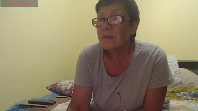 Snapshot of Sandra_Carina chatting on June 18, 12:33 am Sandra Carina online show from June 18, 12:33 am