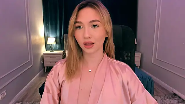 Snapshot of GracefulLook chatting on January 25, 7:39 pm GracefulLook online show from January 25, 7:39 pm