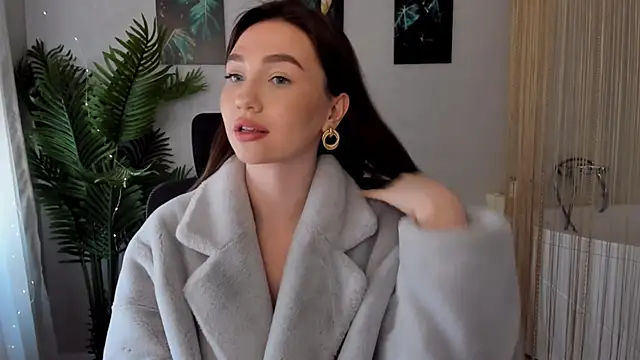 Snapshot of GracefulLook chatting on February 10, 1:22 pm GracefulLook online show from February 10, 1:22 pm