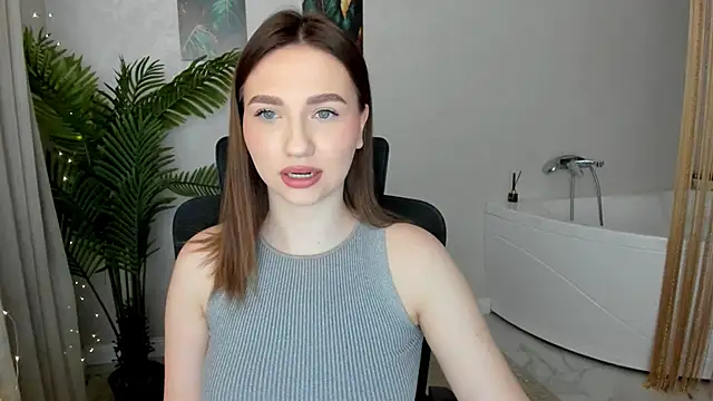 Snapshot of GracefulLook chatting on March 4, 3:22 am GracefulLook online show from March 4, 3:22 am