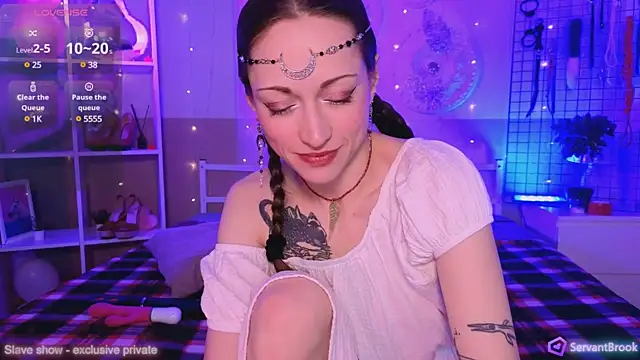 Snapshot of ServantBrook chatting on February 18, 6:04 am ServantBrook online show from February 18, 6:04 am