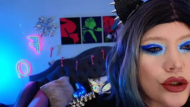 Snapshot of wickedxqueen chatting on December 28, 10:55 pm wickedxqueen online show from December 28, 10:55 pm