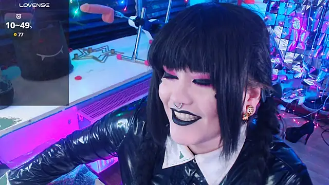 Snapshot of wickedxqueen chatting on February 4, 4:48 am wickedxqueen online show from February 4, 4:48 am