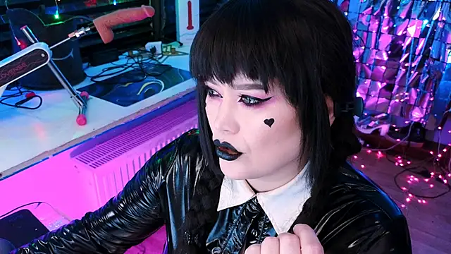 Snapshot of wickedxqueen chatting on February 13, 5:26 am wickedxqueen online show from February 13, 5:26 am