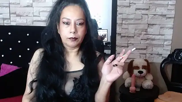 Snapshot of MarianaNight02 chatting on November 14, 6:23 am MarianaNight02 online show from November 14, 6:23 am