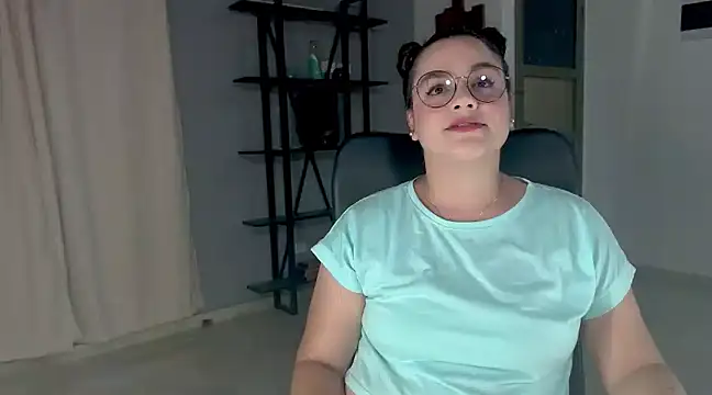 Snapshot of maela1 chatting on December 20, 1:14 am maela1 online show from December 20, 1:14 am