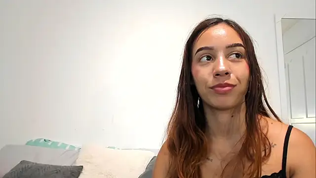 Snapshot of Estrella_Duran chatting on March 17, 10:17 pm Estrella Duran online show from March 17, 10:17 pm