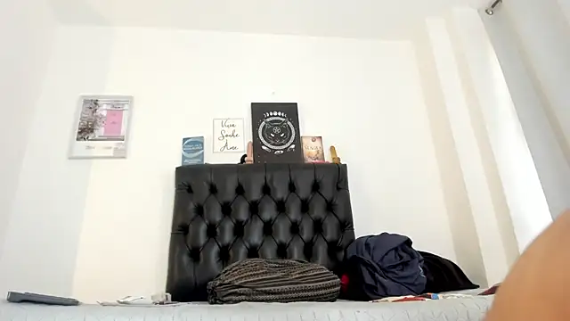 JohanyLatino online show from March 11, 6:52 pm