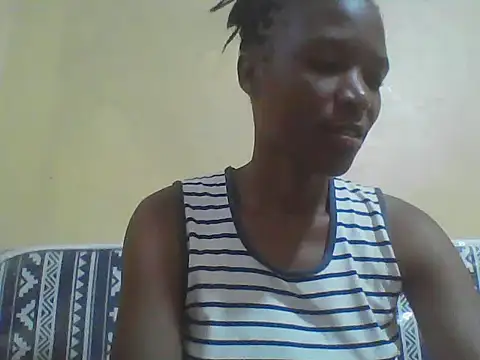 Snapshot of Smillie_prety chatting on April 19, 8:02 am Smillie prety online show from April 19, 8:02 am
