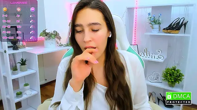  Eliizabeth  online show from February 2, 9:35 pm