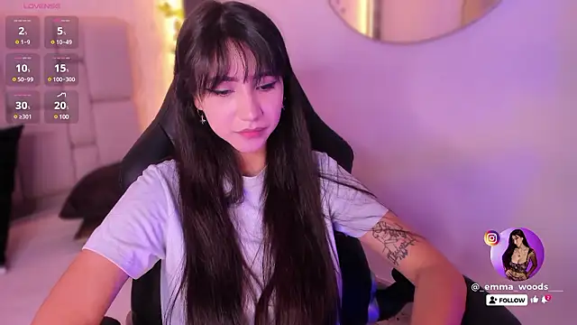 Snapshot of emma_woods_ chatting on December 2, 3:36 pm emma woods  online show from December 2, 3:36 pm