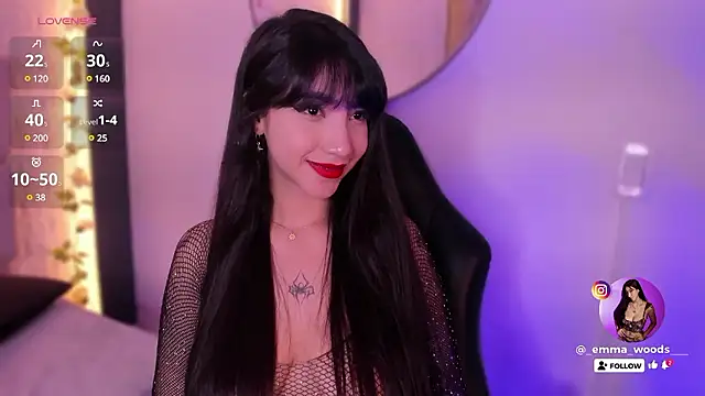 Snapshot of emma_woods_ chatting on December 5, 3:28 pm emma woods  online show from December 5, 3:28 pm