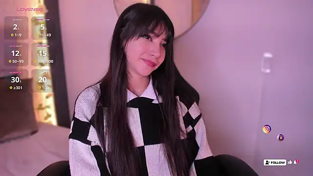 Snapshot of emma_woods_ chatting on December 6, 3:33 pm emma woods  online show from December 6, 3:33 pm