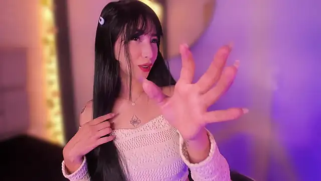 Snapshot of emma_woods_ chatting on December 10, 12:16 pm emma woods  online show from December 10, 12:16 pm