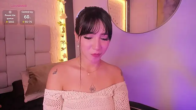 Snapshot of emma_woods_ chatting on December 10, 6:28 pm emma woods  online show from December 10, 6:28 pm