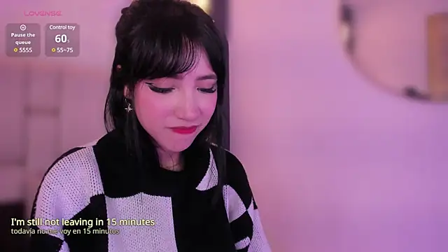 Snapshot of emma_woods_ chatting on December 13, 6:27 pm emma woods  online show from December 13, 6:27 pm