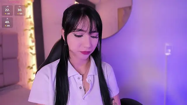 Snapshot of emma_woods_ chatting on December 19, 12:23 pm emma woods  online show from December 19, 12:23 pm