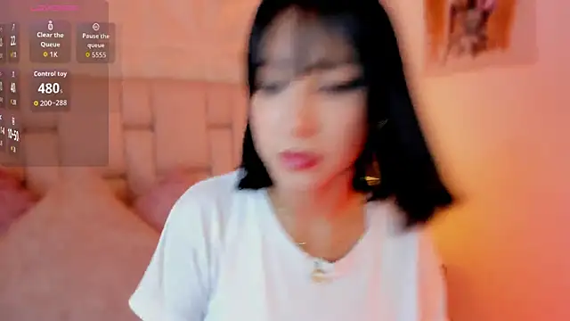 Snapshot of emma_woods_ chatting on October 10, 7:35 pm emma woods  online show from October 10, 7:35 pm