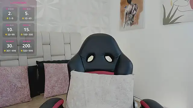 Snapshot of emma_woods_ chatting on October 15, 8:53 pm emma woods  online show from October 15, 8:53 pm